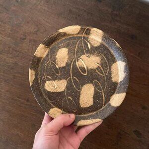 Beautiful decorative plate with a classic vintage-style design